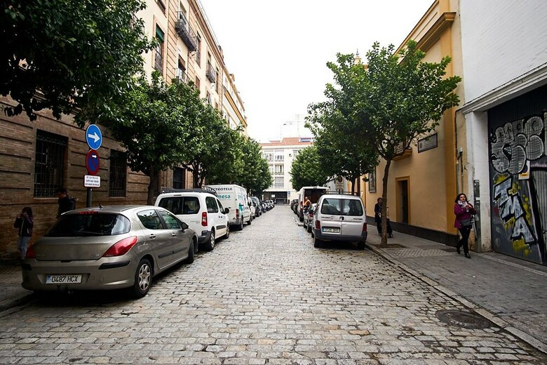 Apartamentos Monsalves Courtyard By Valcambre