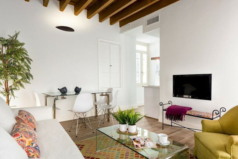 Beatiful & Quiet 2bd Apartment 5 Min From The Cathedral. Padre Marchena IV