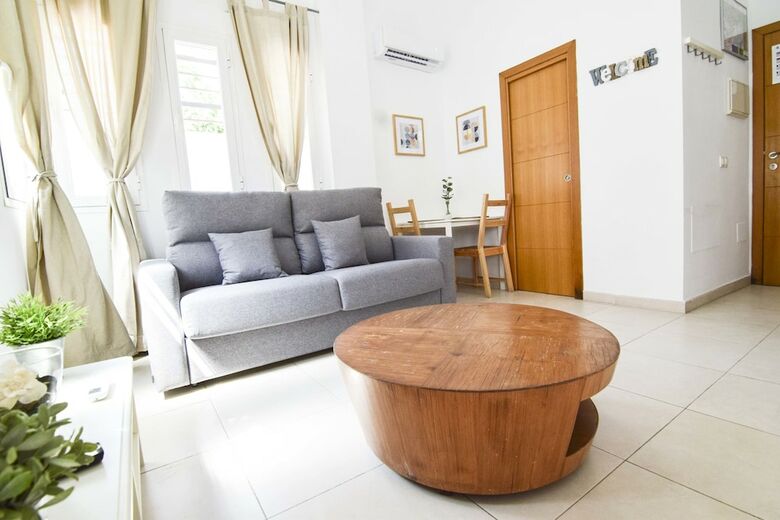 Apartamentos Letmalaga Barcelo
