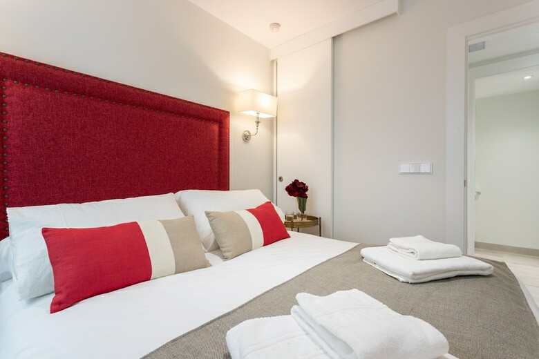 Unbeatable Location One Step Away From The Cathedral 3 Bd Apart. Cabildo V