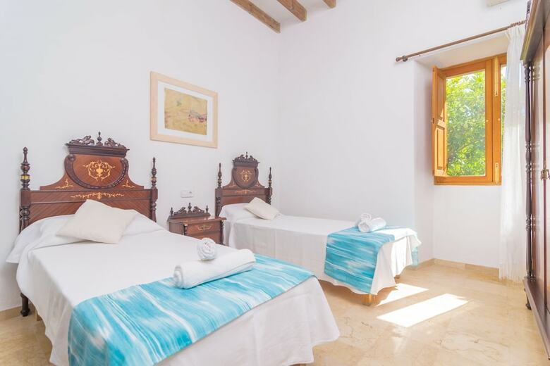 Apartamentos Finca Son Amora (Es Nins)