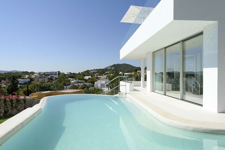 Villa Triple X