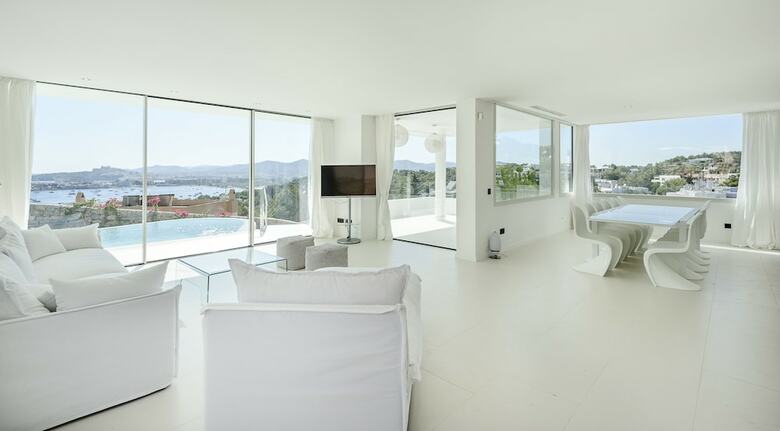 Villa Triple X