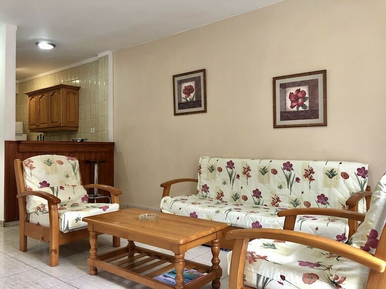 Apartamentos Frontera