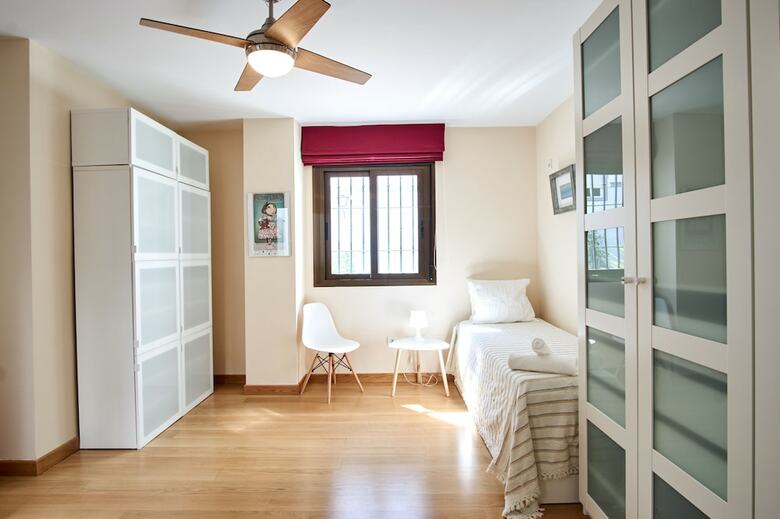 Apartamentos Rodrigo Triana Courtyard By Valcambre