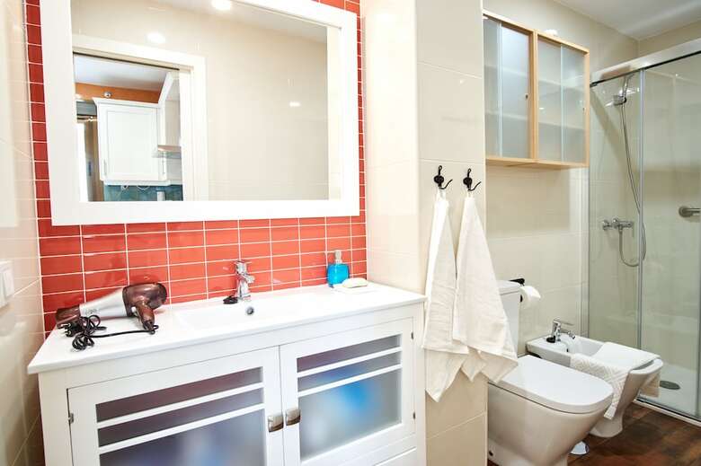 Apartamentos Rodrigo Triana Courtyard By Valcambre