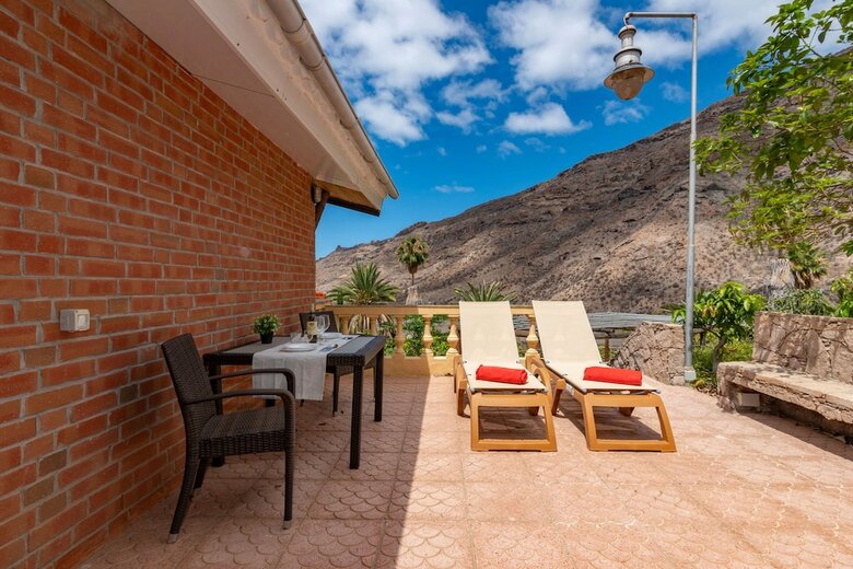 Casa de Vacaciones Con Piscina Compartida En Mog�n II