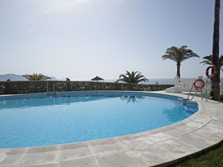 Apartamento Urbanizaci�n Las Palmeras 72