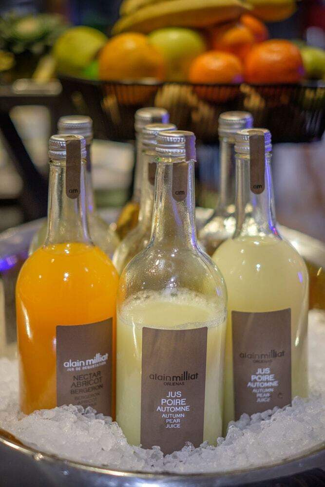 Kyriad Prestige Lyon Est - Saint Priest Eurexpo Hotel And Spa