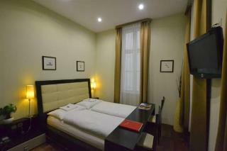 Hotel Pension A Und A