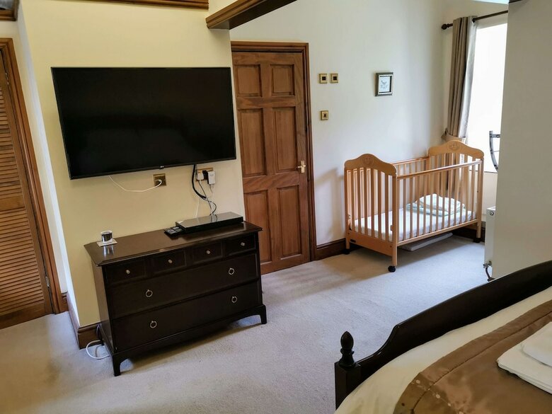Large House Sleeps 12 - 10 Mins To Barmouth Beach