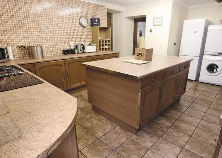 Large House Sleeps 12 - 10 Mins To Barmouth Beach