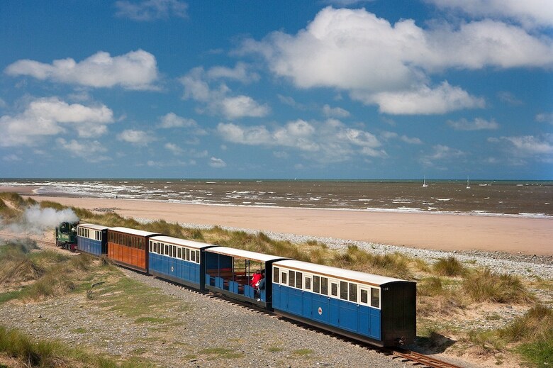 Large House Sleeps 12 - 10 Mins To Barmouth Beach