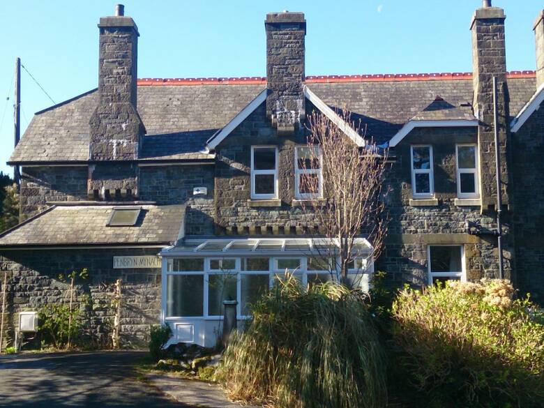 Large House Sleeps 12 - 10 Mins To Barmouth Beach