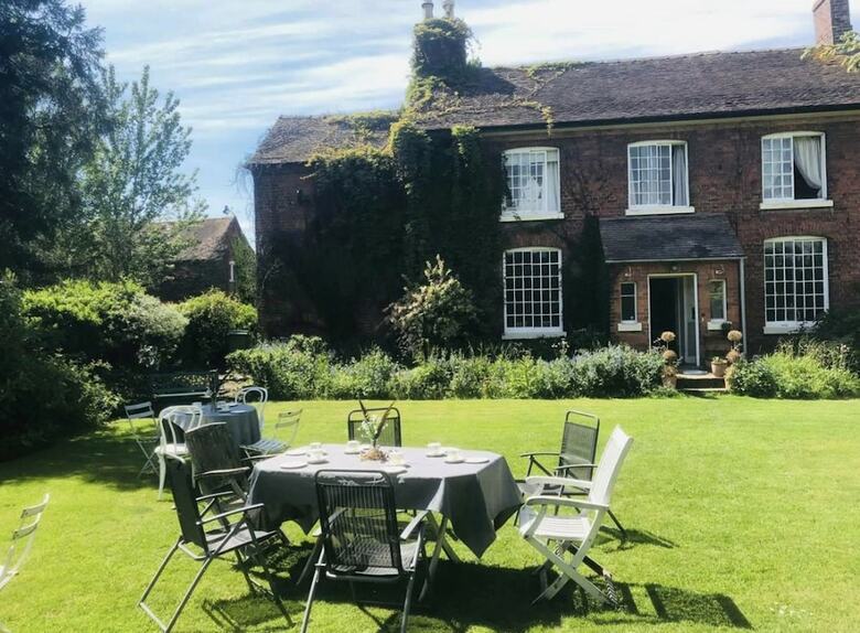 Bed & Breakfast Church Farm Guest House
