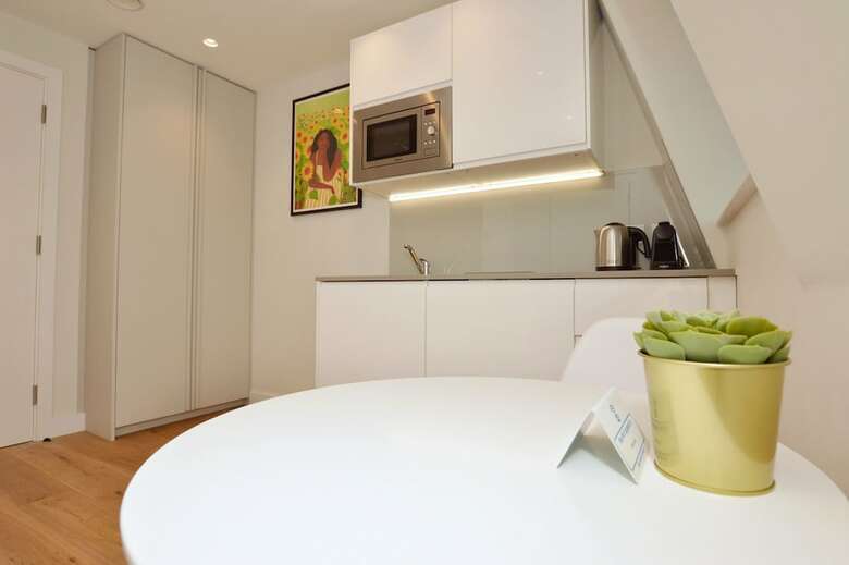 Cromwell Serviced Apartment