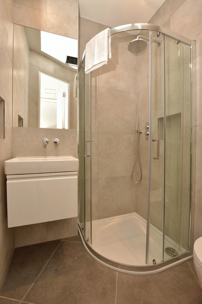Cromwell Serviced Apartment