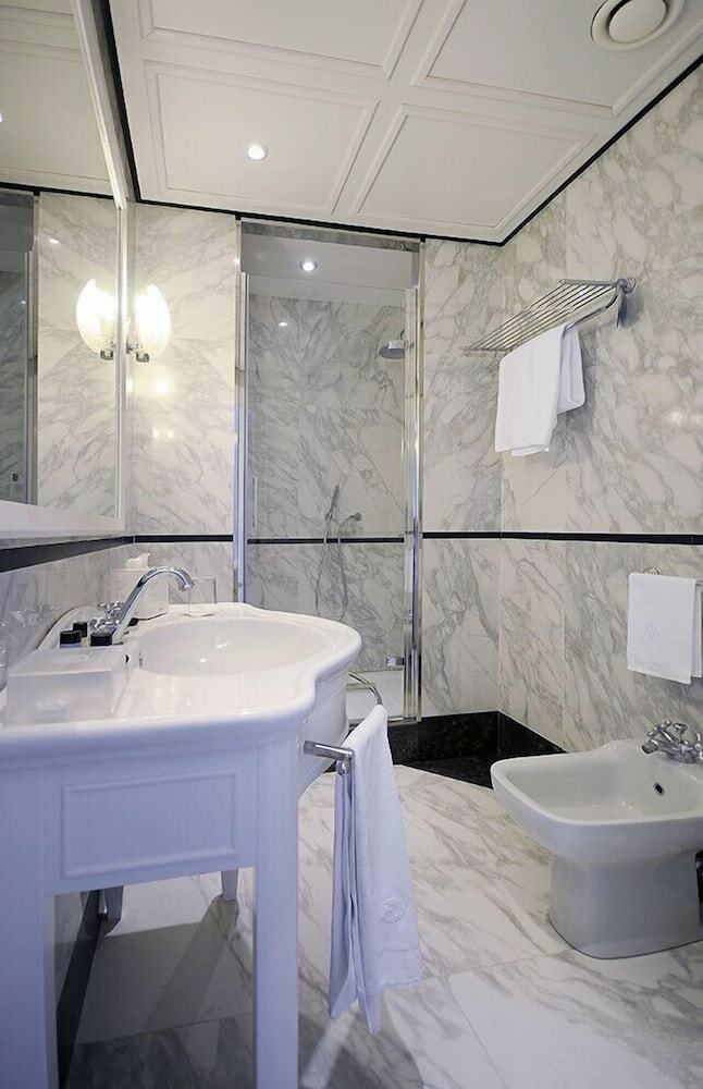 Hotel Grand Santa Lucia