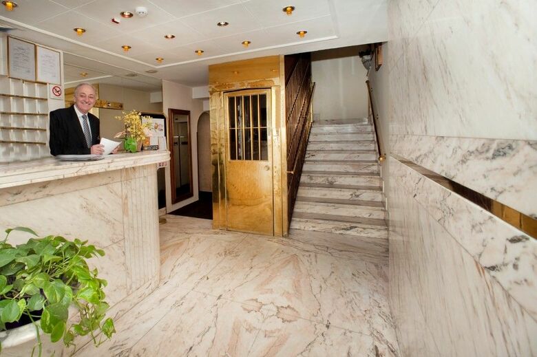 Hotel Tritone