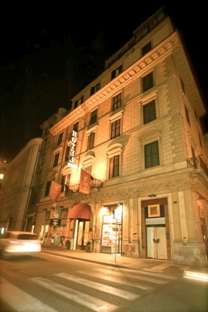 Hotel Tritone