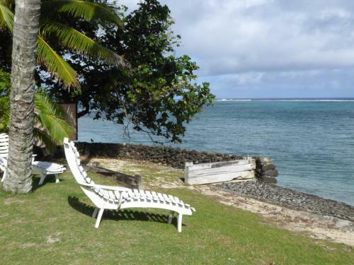 Raro Beach Bach