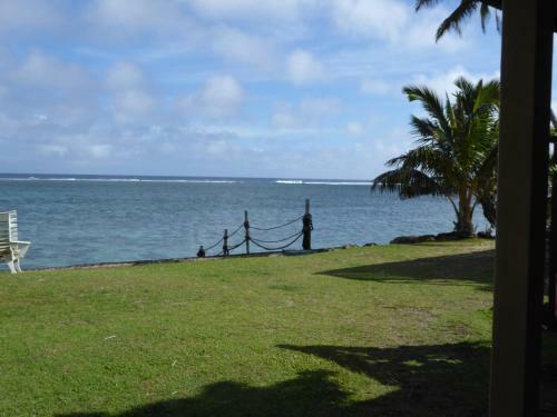 Raro Beach Bach