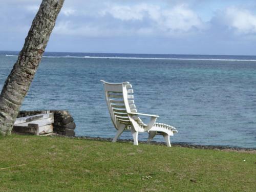 Raro Beach Bach