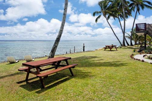 Raro Beach Bach
