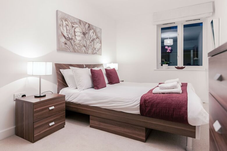 Roomspace Apartments -the Hurley