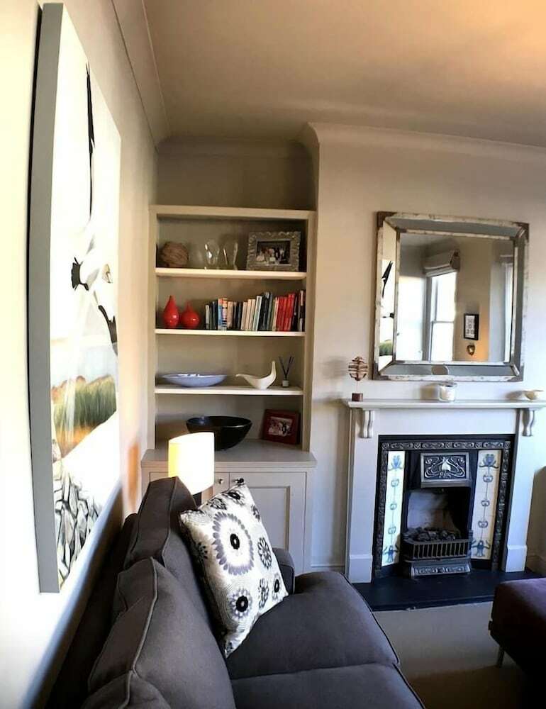 Beautiful 2 Bed 2 Bath House For 4 Guests