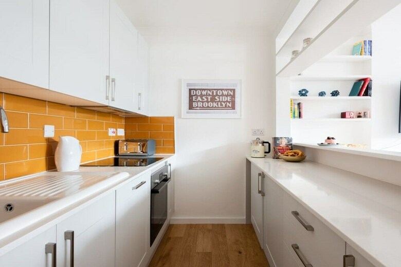 The Kensington Grove - Stylish 2bdr Flat With Private Patio