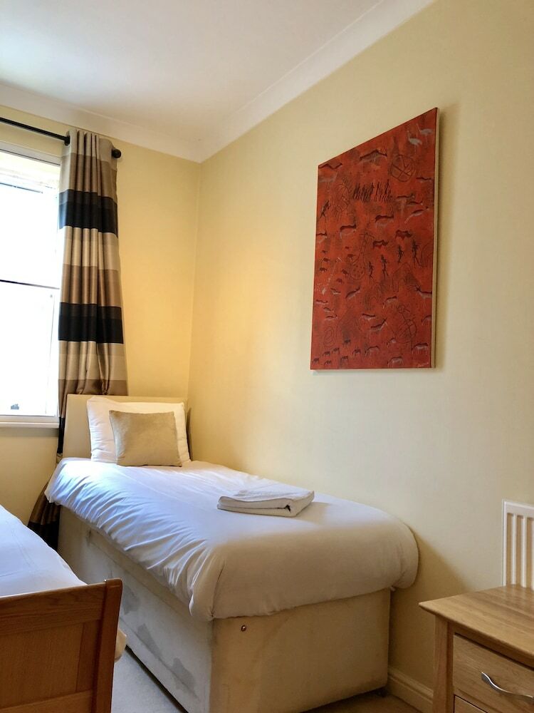 Apartment Next To Victoria Station