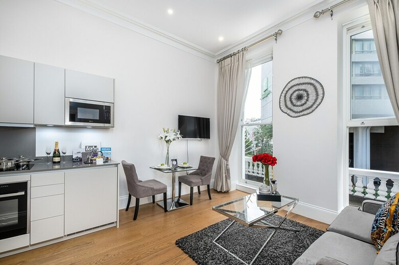 Lak Serviced Apartments