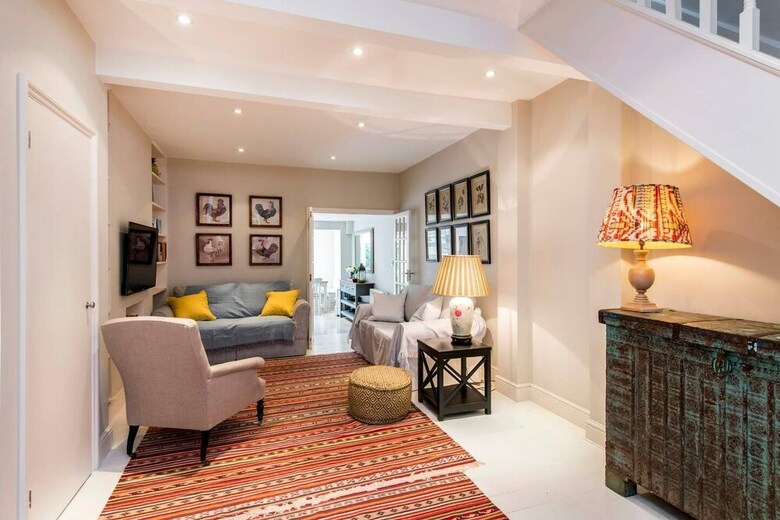Delightful 2 Bed House In Stylish Fulham