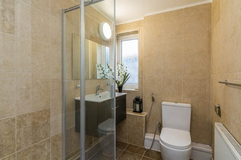 Magdala Apartment Sleek And Modern 2bed