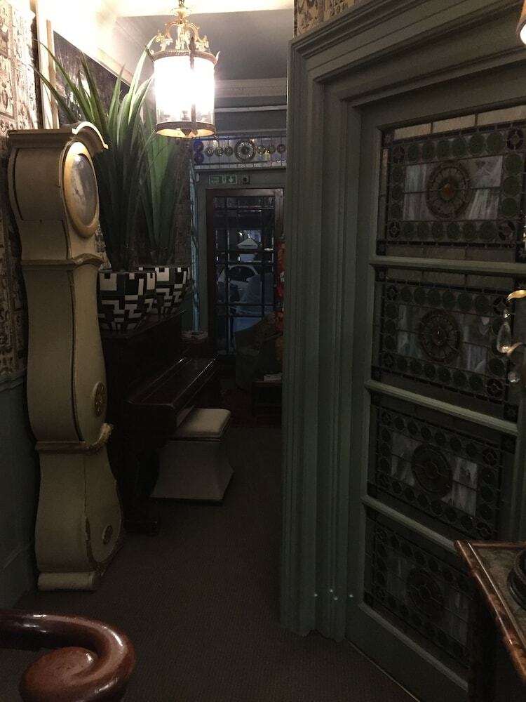 The Pavilion Hotel
