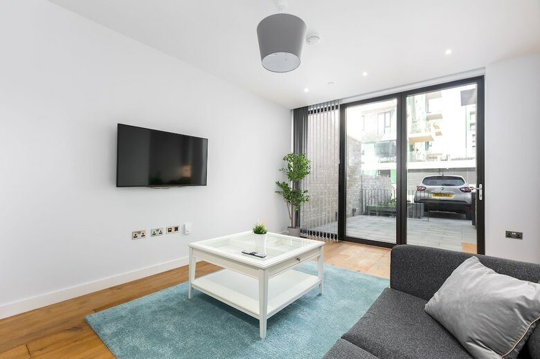 Modern Townhouse Near 02 Arena & Excel