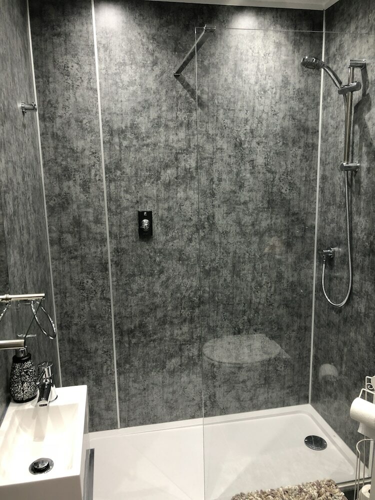 Ground Floor Apartment Near Gla Airport