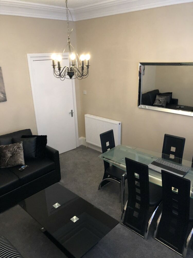 Ground Floor Apartment Near Gla Airport