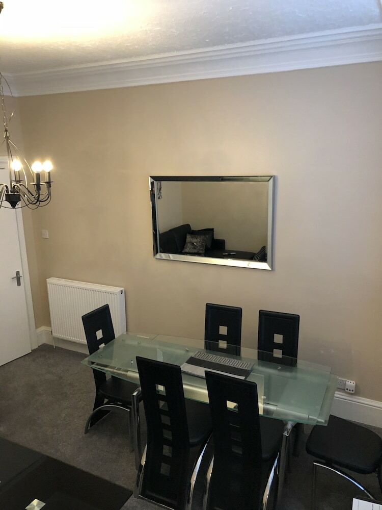 Ground Floor Apartment Near Gla Airport