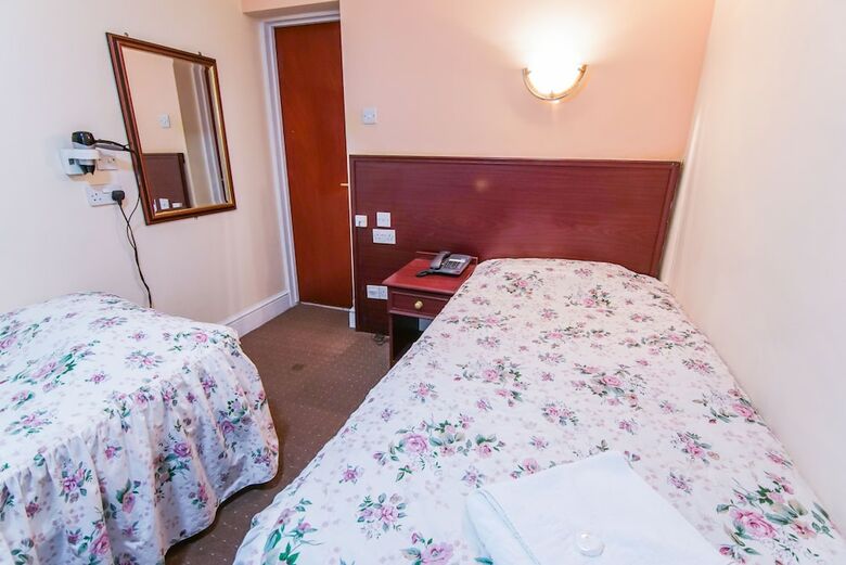 Mandalay Picton House Hotel