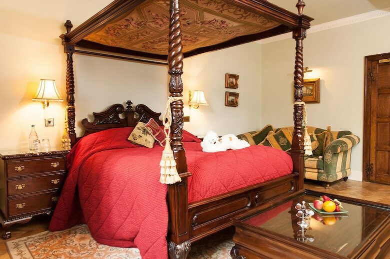 Hillbark Hotel