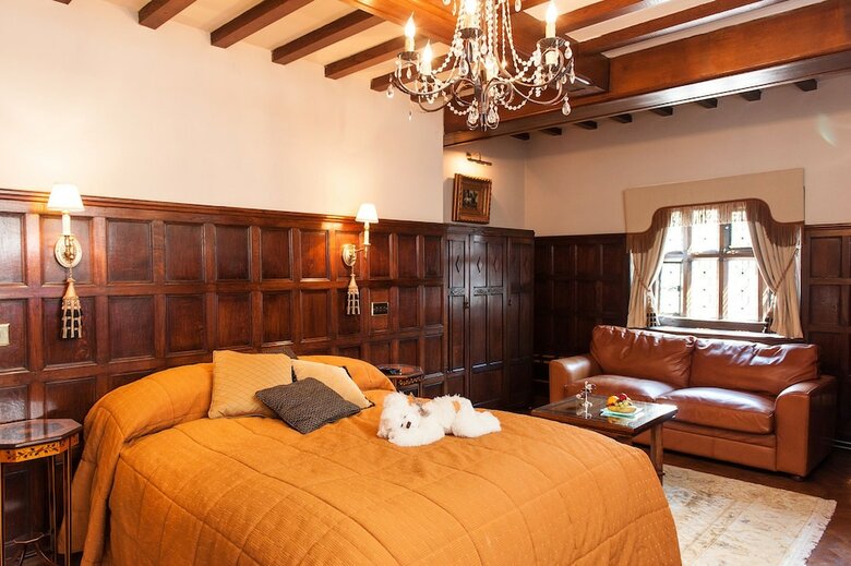 Hillbark Hotel
