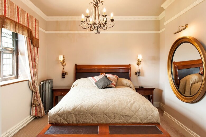 Hillbark Hotel