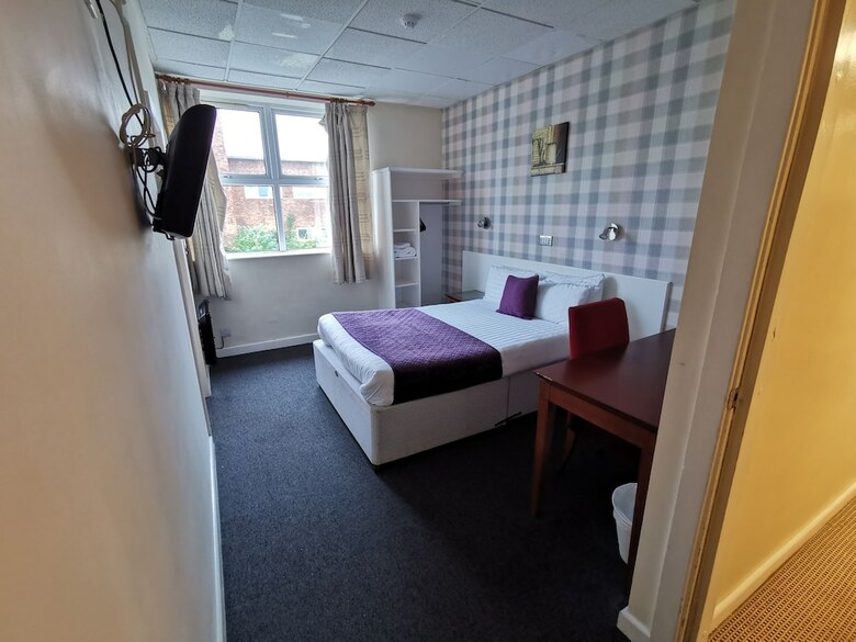 Goosepool Hotel