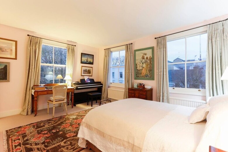 Attractive Chelsea Apartment Sleeps 4