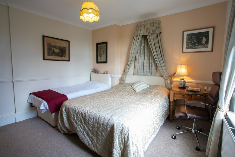 Fines Bayliwick Hotel
