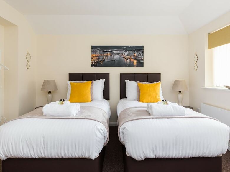 Stayford Apartments - Meriden - Near Nec