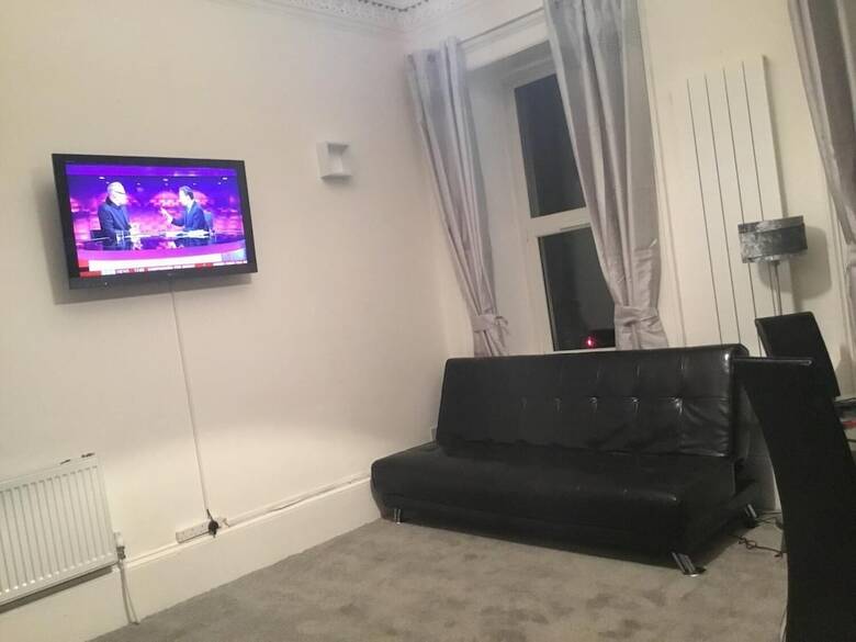 Paisley Central Luxury Rooms & Apartment