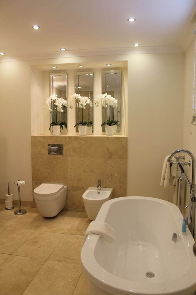 Rowton Hall Hotel And Spa